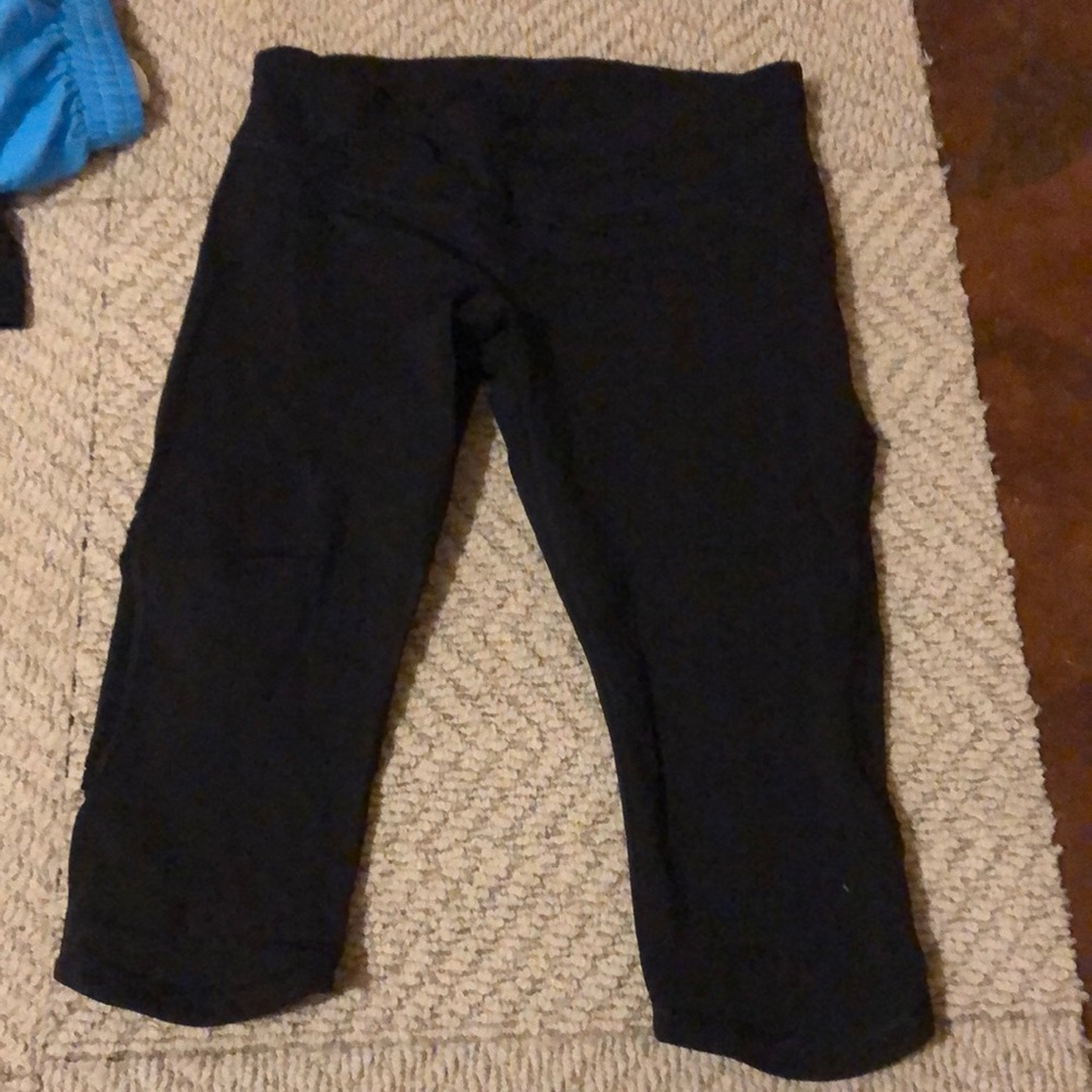 Lulu lemon capris